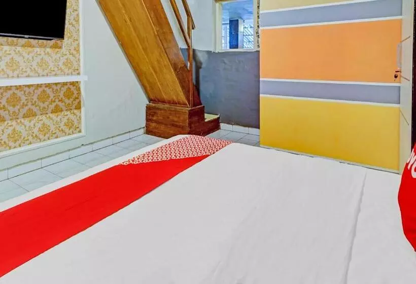 Hotelli Oyo 90793 Btc Guest House Syariah
