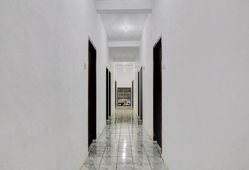 호텔 Oyo 90793 Btc Guest House Syariah