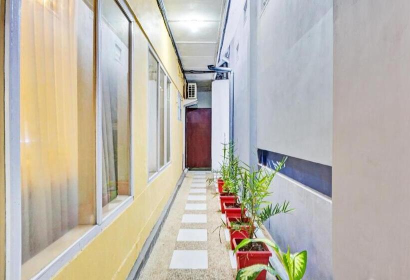 호텔 Oyo 90793 Btc Guest House Syariah