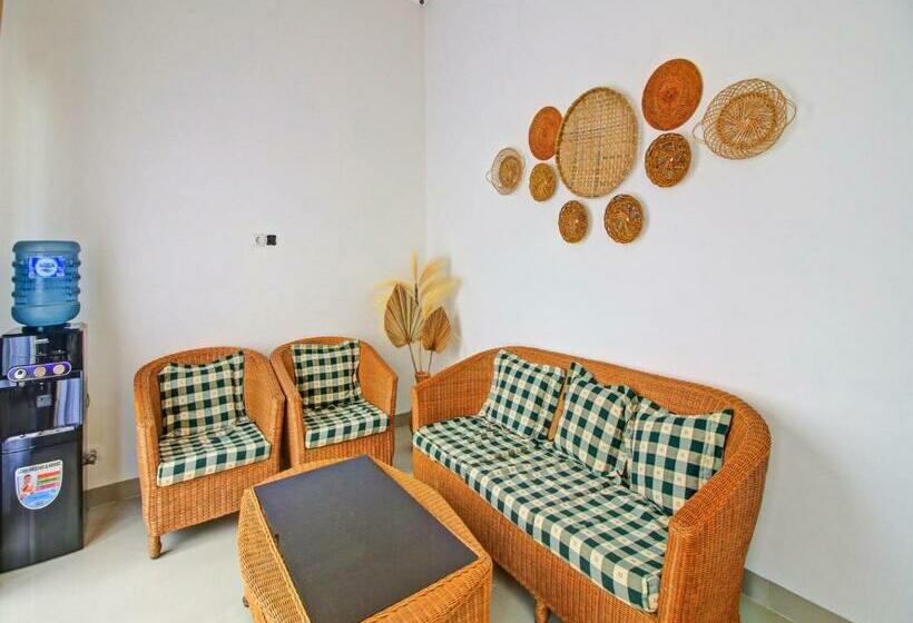 酒店 Oyo 90820 Madania Guesthouse