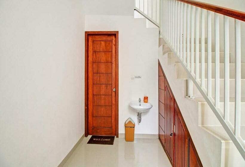 酒店 Oyo 90820 Madania Guesthouse