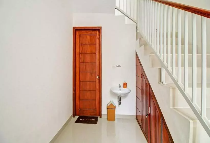 Hotelli Oyo 90820 Madania Guesthouse