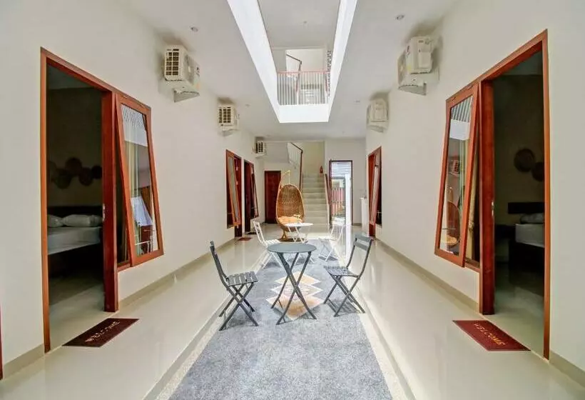 Hotelli Oyo 90820 Madania Guesthouse