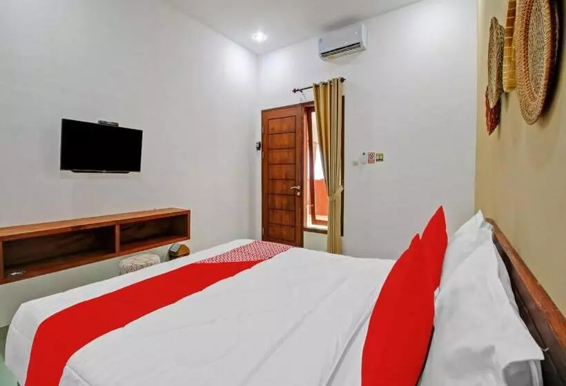 Hotelli Oyo 90820 Madania Guesthouse