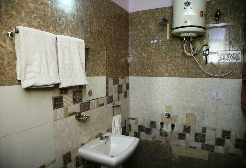 Отель Pinewood Cottages Shimla