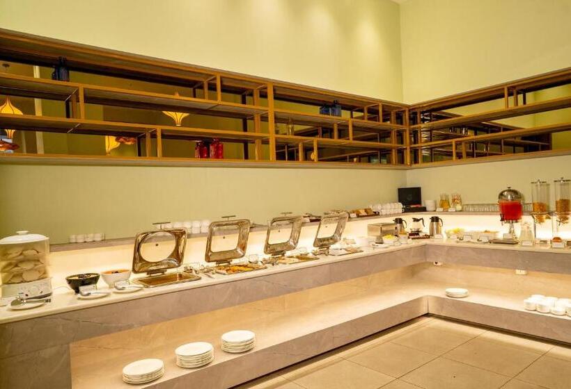 בית מלון כפרי Tgi Ameya Grand