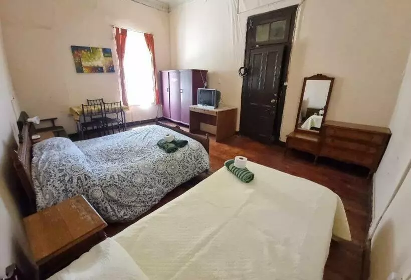 پانسیون Hostal Playa Ancha