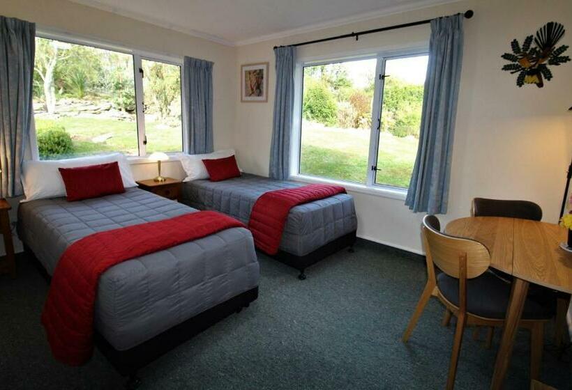 פנסיון Labyrinth Gardens Guest House