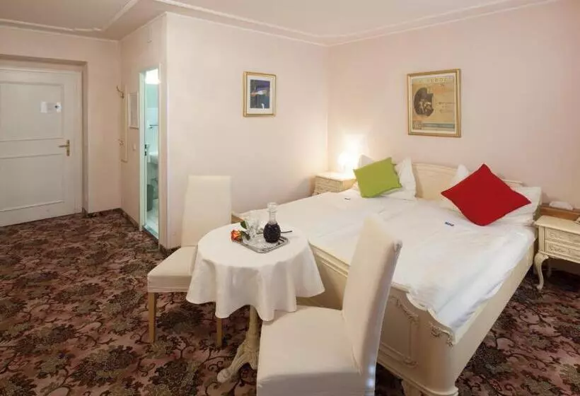 ホテル Aviano Boutique