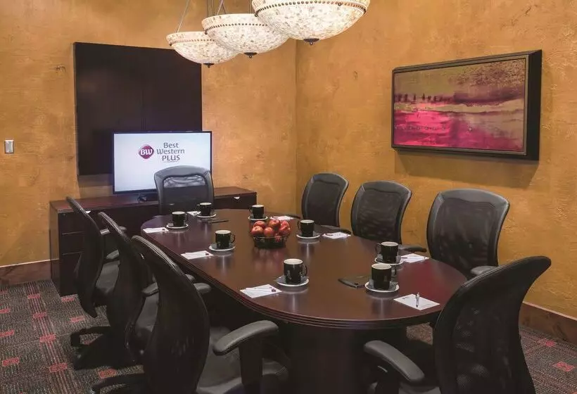 Отель Wyndham Bloomington Mall Of America