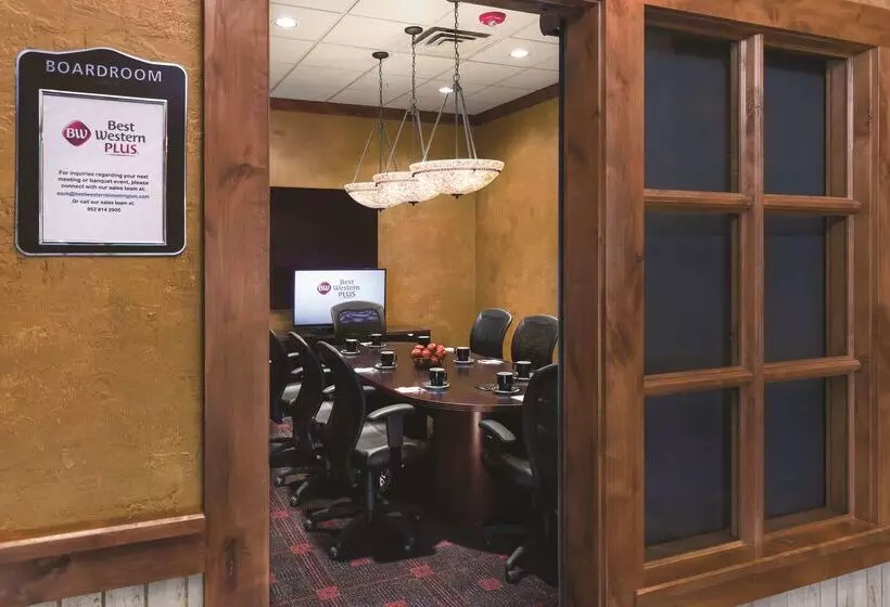 Отель Wyndham Bloomington Mall Of America