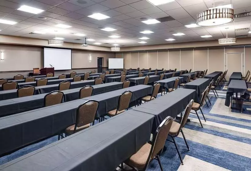 Отель Wyndham Bloomington Mall Of America