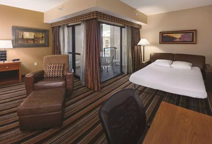 Отель Wyndham Bloomington Mall Of America