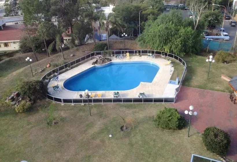 هتل Dr. Cesar C. Carman