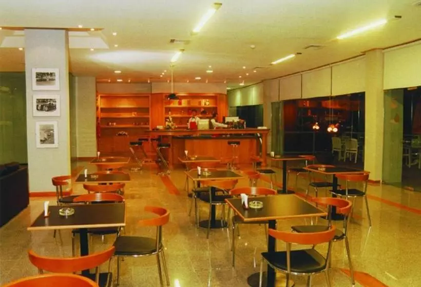 هتل Dr. Cesar C. Carman