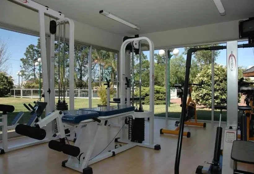 هتل Dr. Cesar C. Carman