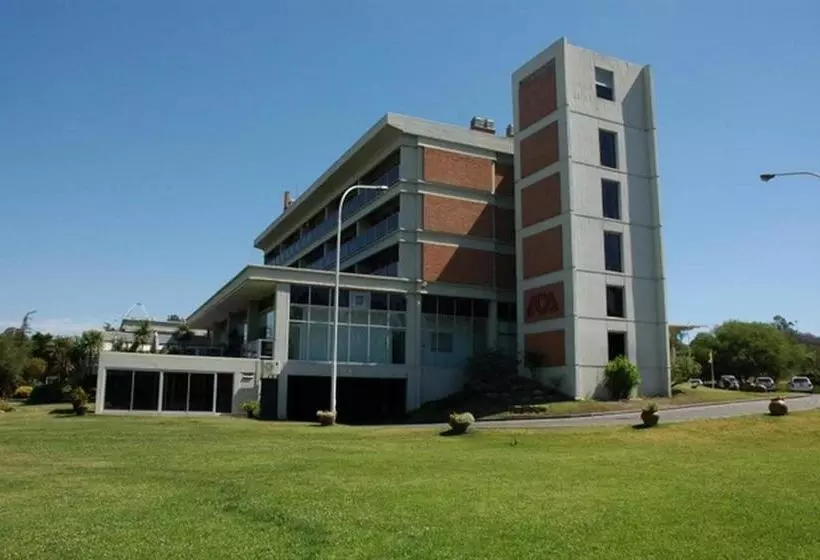 هتل Dr. Cesar C. Carman