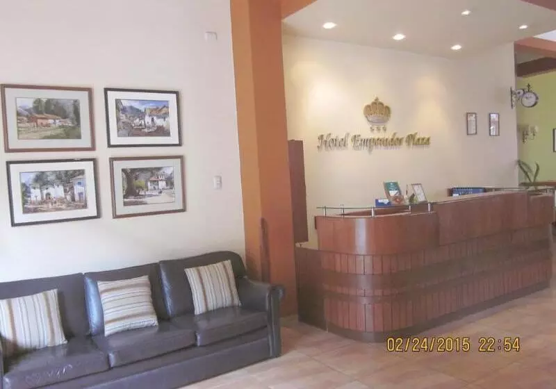 ホテル Emperador Plaza