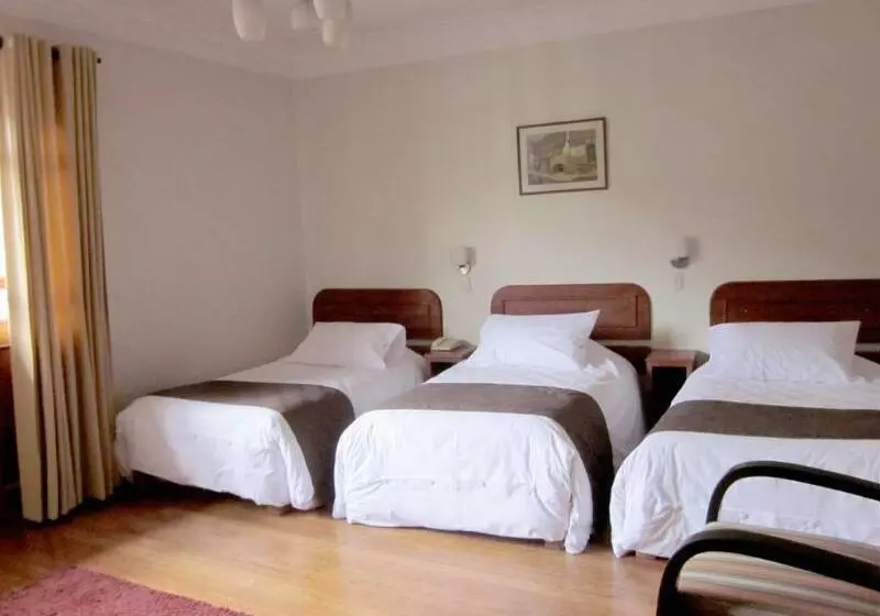 ホテル Emperador Plaza