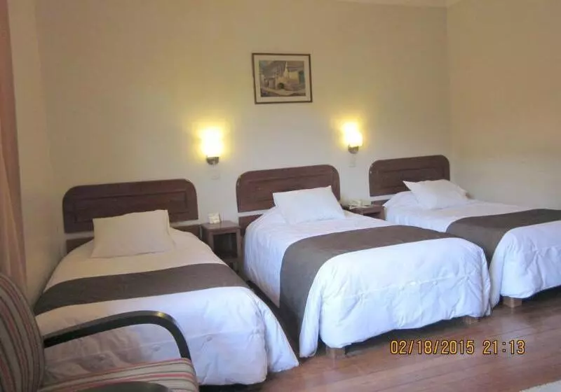 ホテル Emperador Plaza