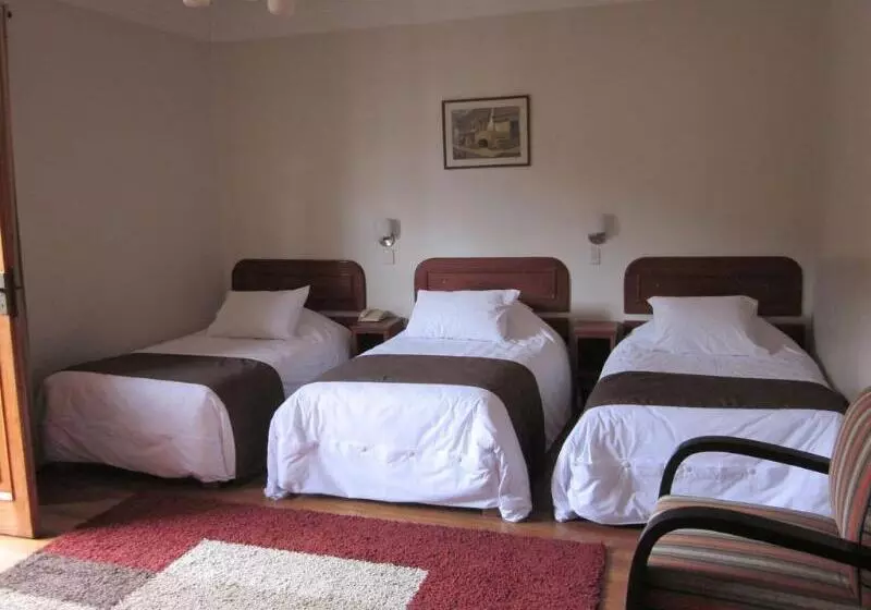 ホテル Emperador Plaza