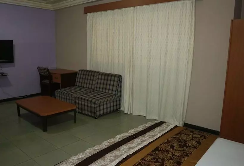 בית מלון כפרי Global Summer