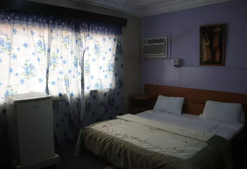 בית מלון כפרי Global Summer