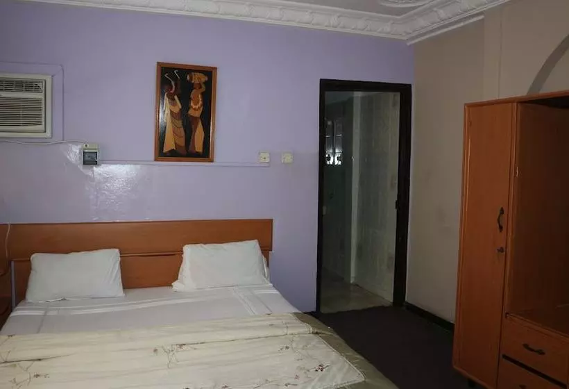 בית מלון כפרי Global Summer