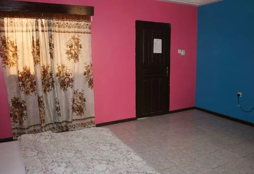 בית מלון כפרי Global Summer