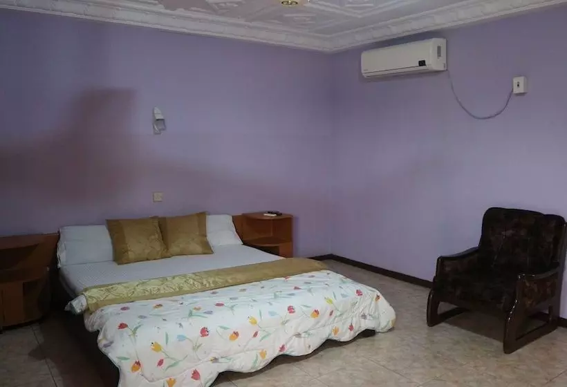 בית מלון כפרי Global Summer