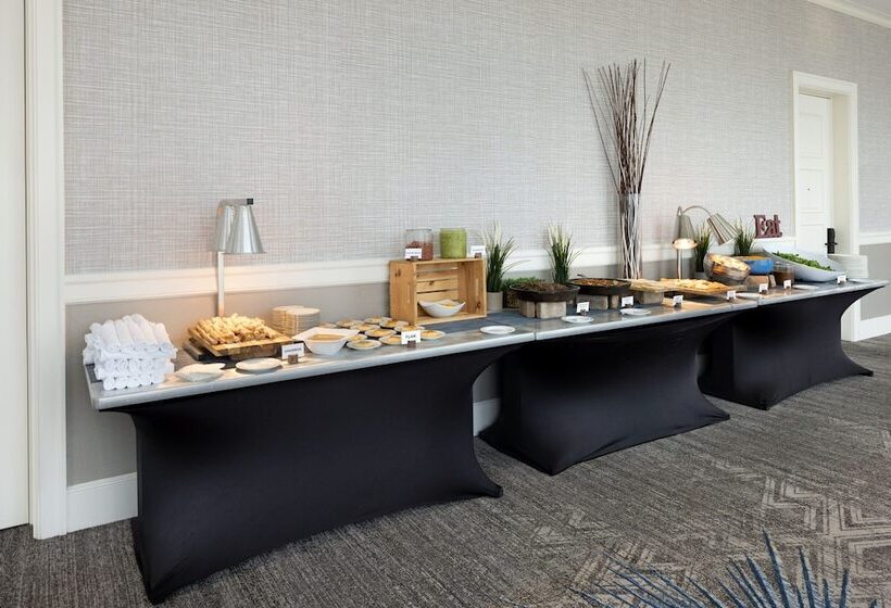 Отель Sheraton Jacksonville