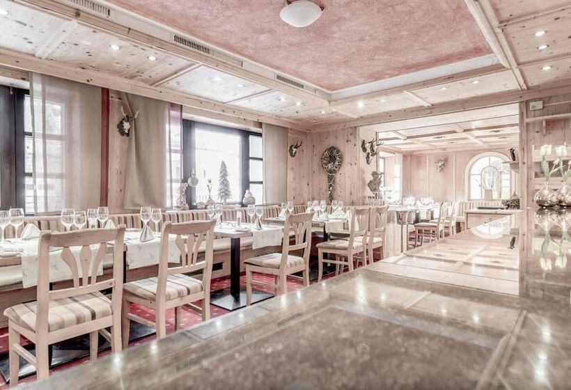 Josl Mountain Lounging Hotel   Adults Only!