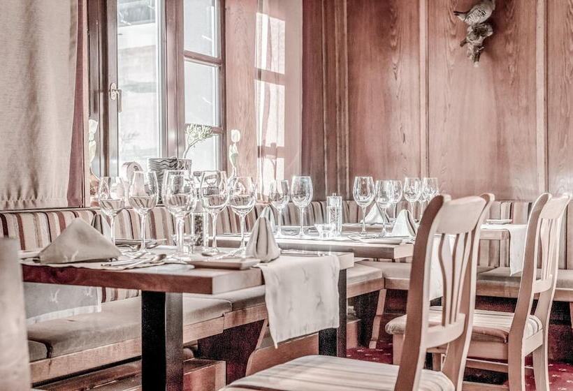 Josl Mountain Lounging Hotel   Adults Only!