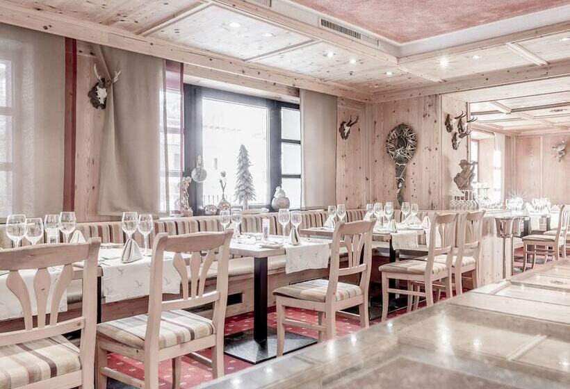 Josl Mountain Lounging Hotel   Adults Only!