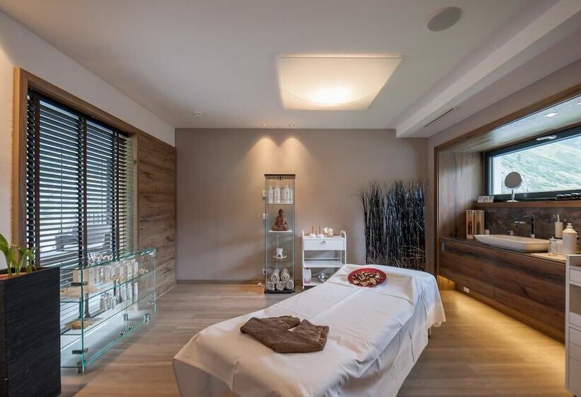 Josl Mountain Lounging Hotel   Adults Only!