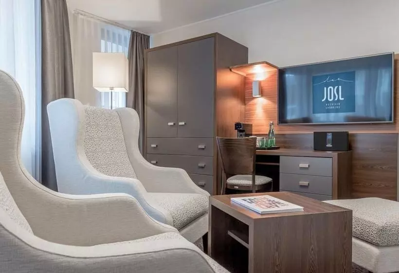 Josl Mountain Lounging Hotel Adults Only!