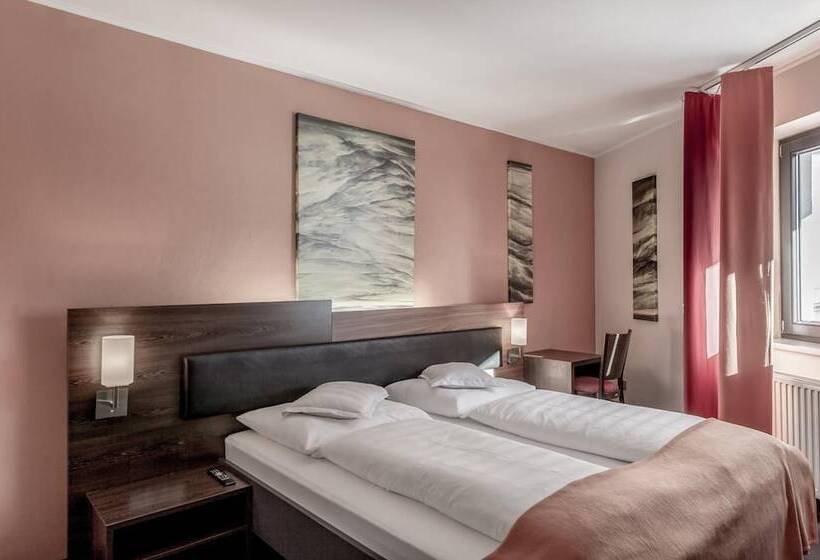 Josl Mountain Lounging Hotel   Adults Only!