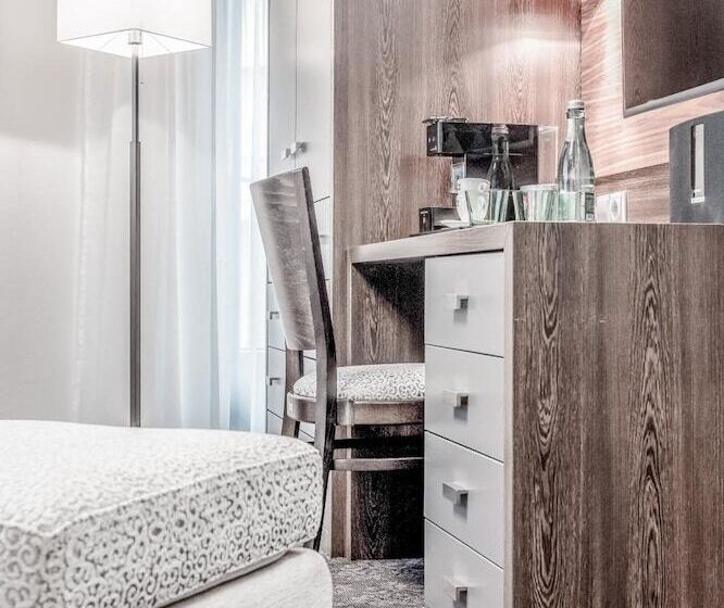 Josl Mountain Lounging Hotel   Adults Only!