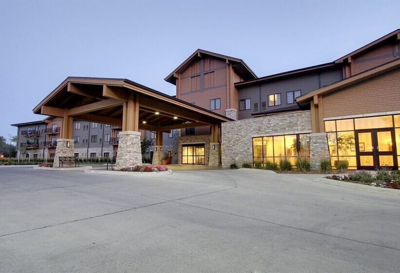 King's Pointe Waterpark Resort