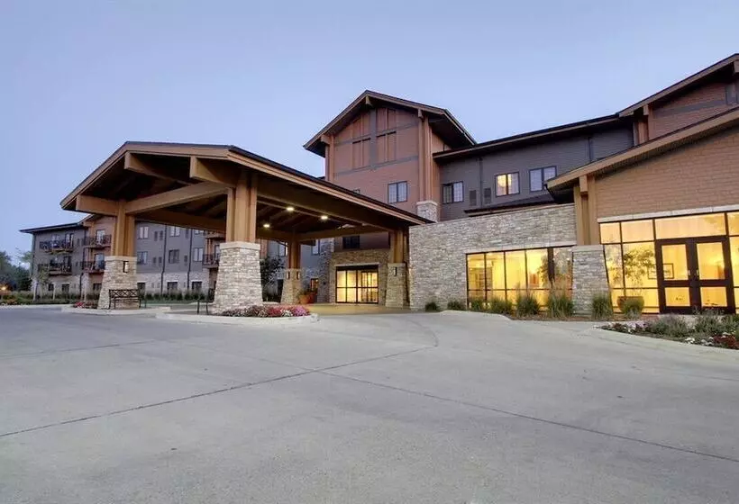 King's Pointe Waterpark Resort