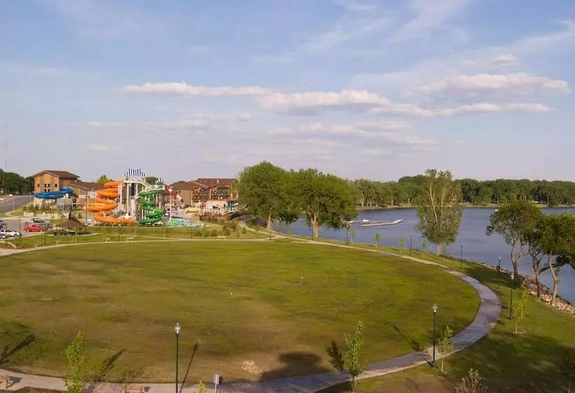 King's Pointe Waterpark Resort