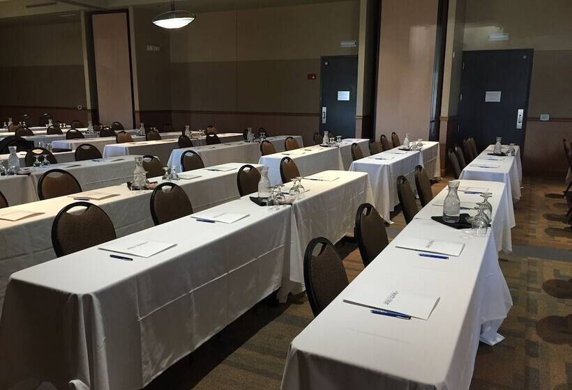 King's Pointe Waterpark Resort