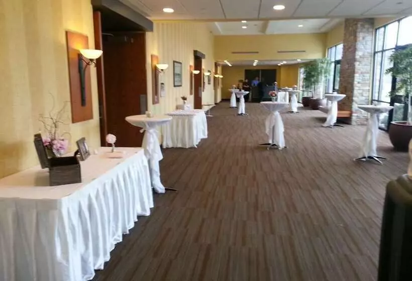 King's Pointe Waterpark Resort