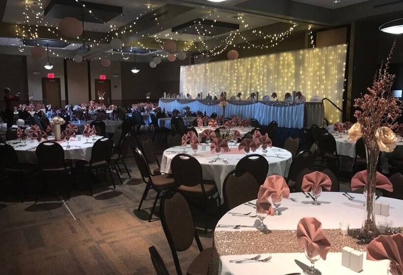 King's Pointe Waterpark Resort