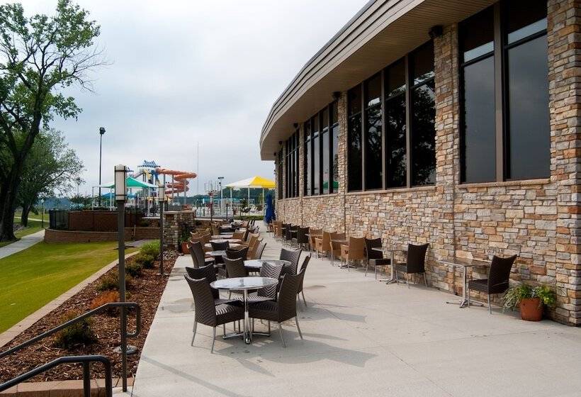 King's Pointe Waterpark Resort