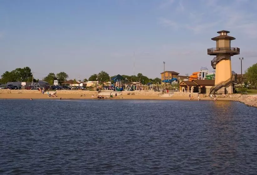 King's Pointe Waterpark Resort