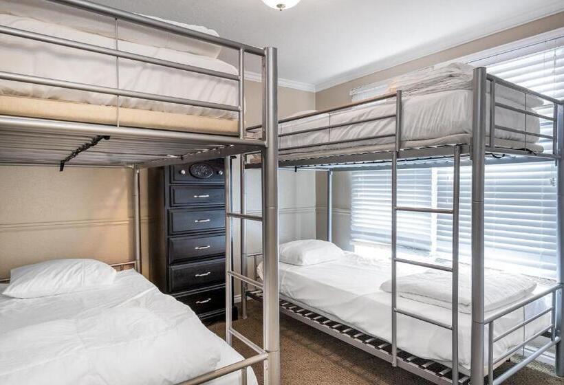 استراحتگاه Sweetwater Lift Lodge