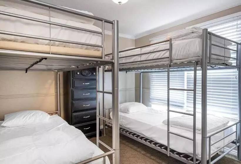 استراحتگاه Sweetwater Lift Lodge