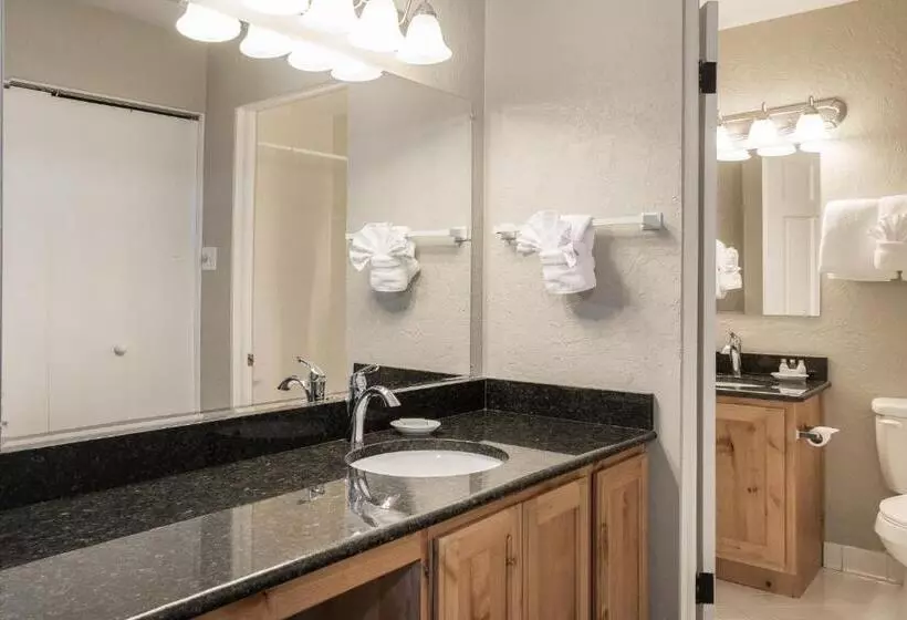 استراحتگاه Sweetwater Lift Lodge