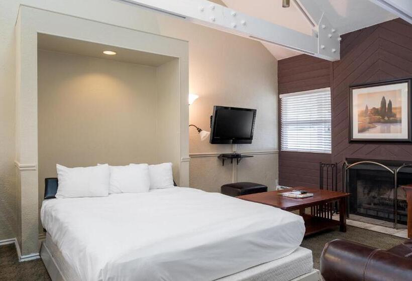 استراحتگاه Sweetwater Lift Lodge